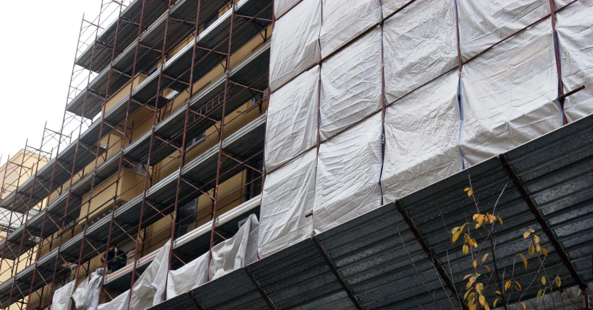 milano ladri in appartamento a capodanno 2019 grazie a impalcatura di cantiere pubblico comune obbligato a risarcire furto da 8364166mila da Ilgiornaleditalia.it milano ladri in appartamento a capodanno 2019 grazie a impalcatura di cantiere pubblico comune obbligato a risarcire furto da 8364166mila