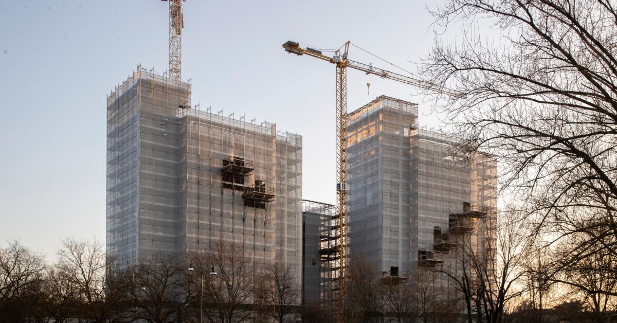 Urbanistica Milano, Comune dà il via a revisione titoli edilizi per cantieri a rischio inchiesta, obiettivo prevenire confisca o demolizione