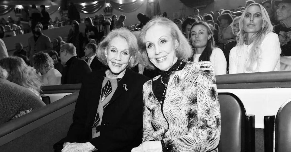 Addio a Alice e Ellen Kessler, morte insieme a 89 anni con "suicidio assistito" le leggendarie gemelle tedesche: "Non volevano più vivere", aperta inchiesta Addio a Alice e Ellen Kessler, morte insieme a 89 anni con "suicidio assistito" le leggendarie gemelle tedesche: "Non volevano più vivere", aperta inchiesta