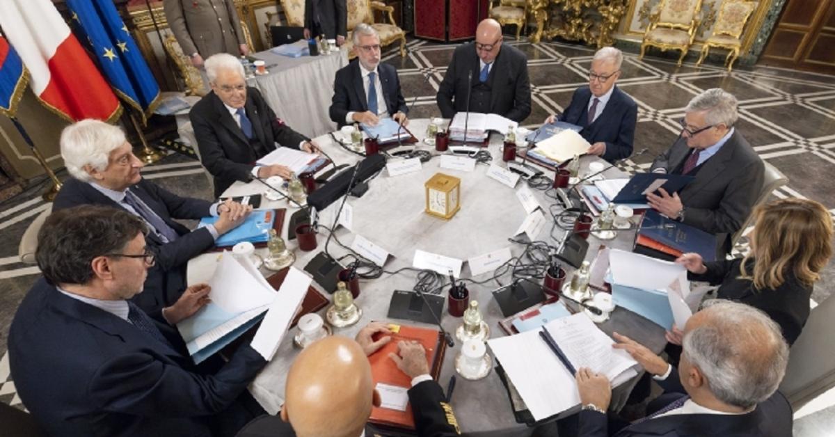 Consiglio Supremo Difesa conferma "pieno sostegno italiano" a Gaza e Ucraina: "Nuovo pacchetto aiuti militari a Kiev, dalla Russia? Minacce ibride"