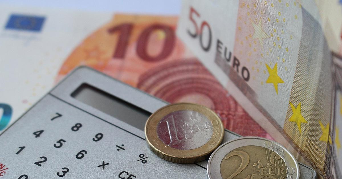 Taglio Irpef 2026, effetto mediatico o reale? Riduzione dal 35% al 33% per i redditi tra € 28mila e 50mila annui, esclusi i più poveri e i più ricchi