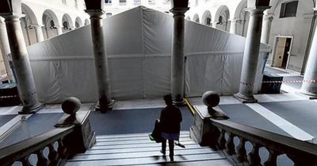 Genova, guarda un film insieme alla mamma e si ricorda dello stupro subito da bimba, quarantenne indagato