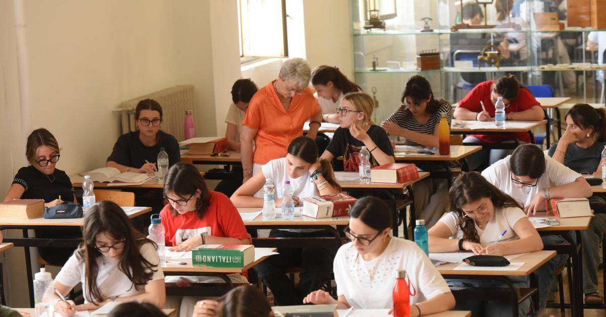 manovra un emendamento del centrodestra introduce un bonus da 1500 euro per gli studenti delle scuole private paritarie