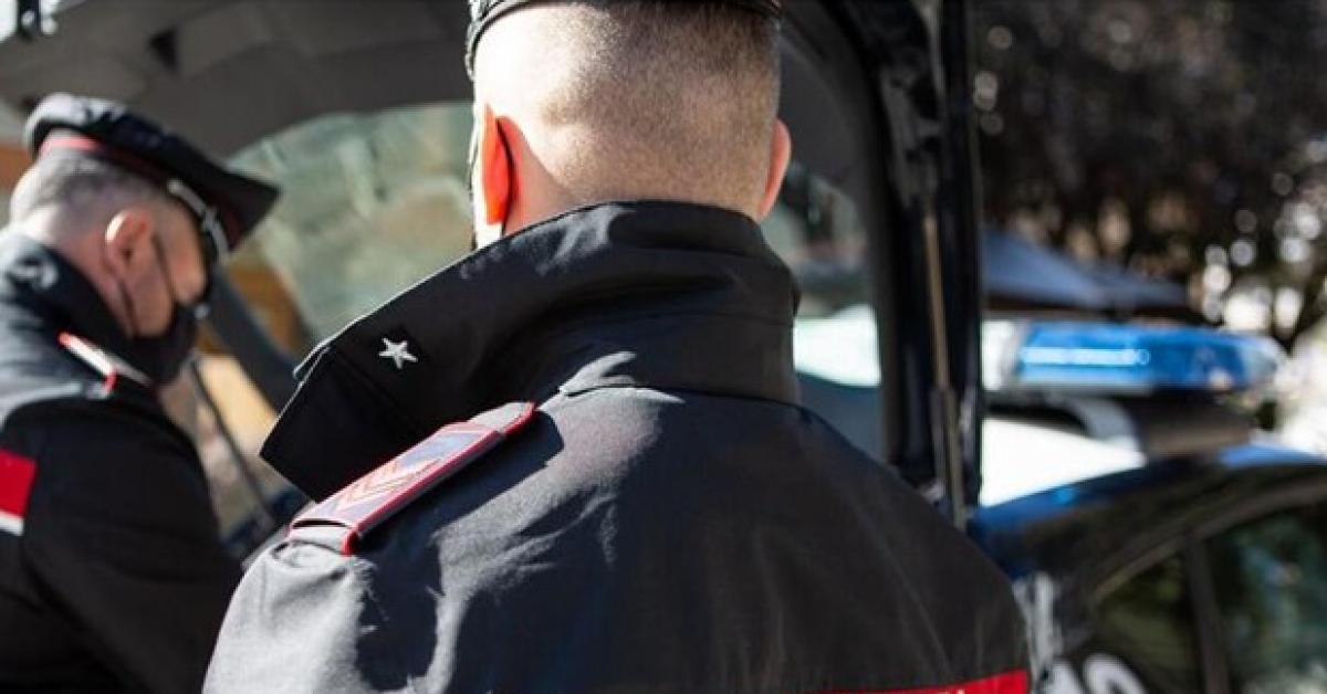 Genova, turista americano precipita e muore in un b&b del centro, il giallo della ringhiera rotta