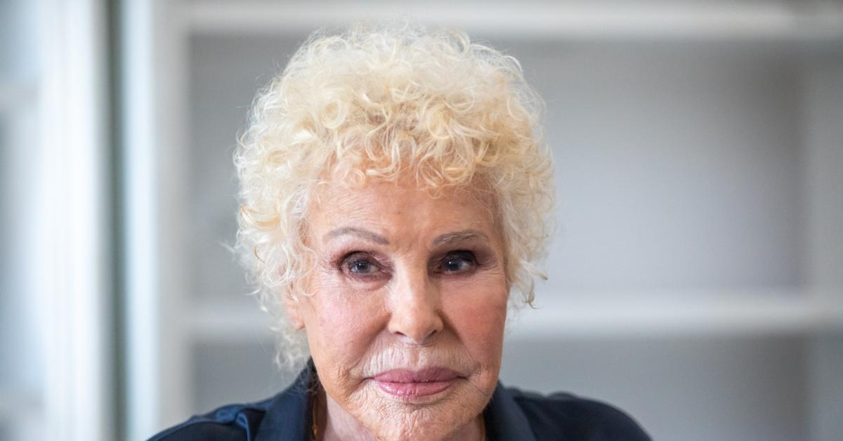 Addio a Ornella Vanoni, morta per malore improvviso la cantante, attrice e conduttrice italiana di "Senza fine" e "Io ti darò di più", aveva 91 anni