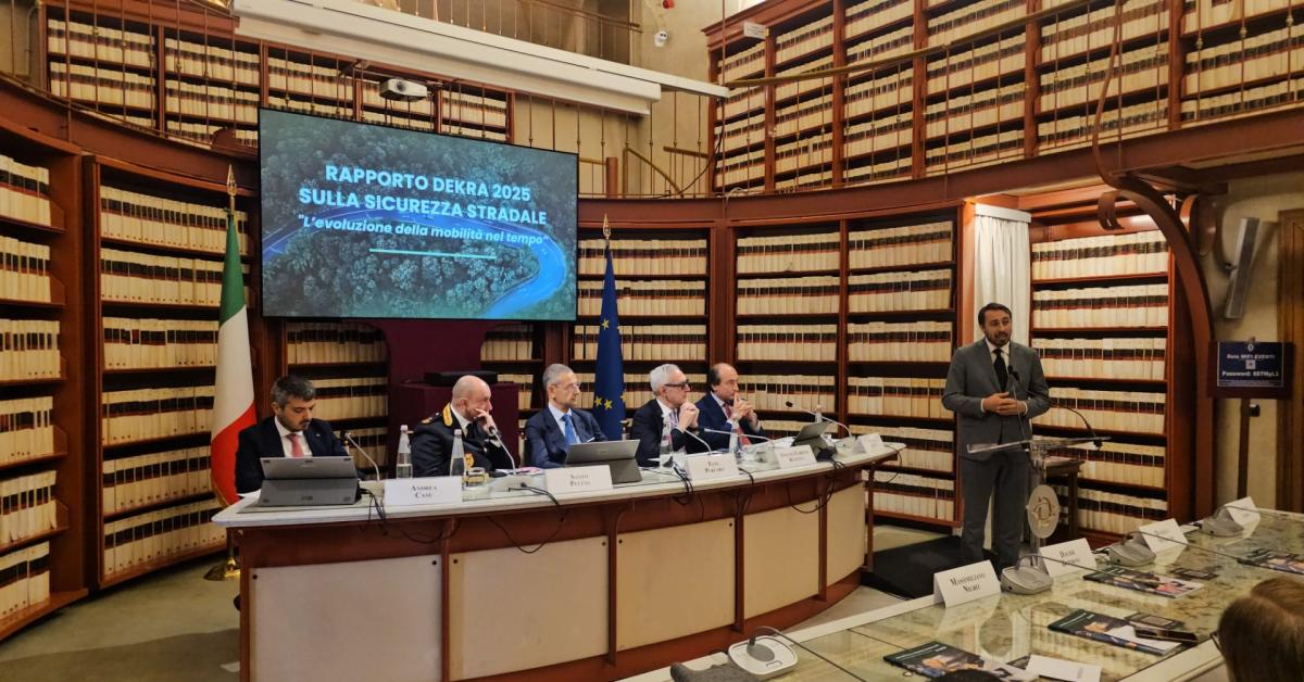 rapporto dekra sicurezza stradale 2025 daniele sinibaldi presidente anci lazio e sindaco di rieti sicurezza stradale 232 un dovere verso le nostre comunit224