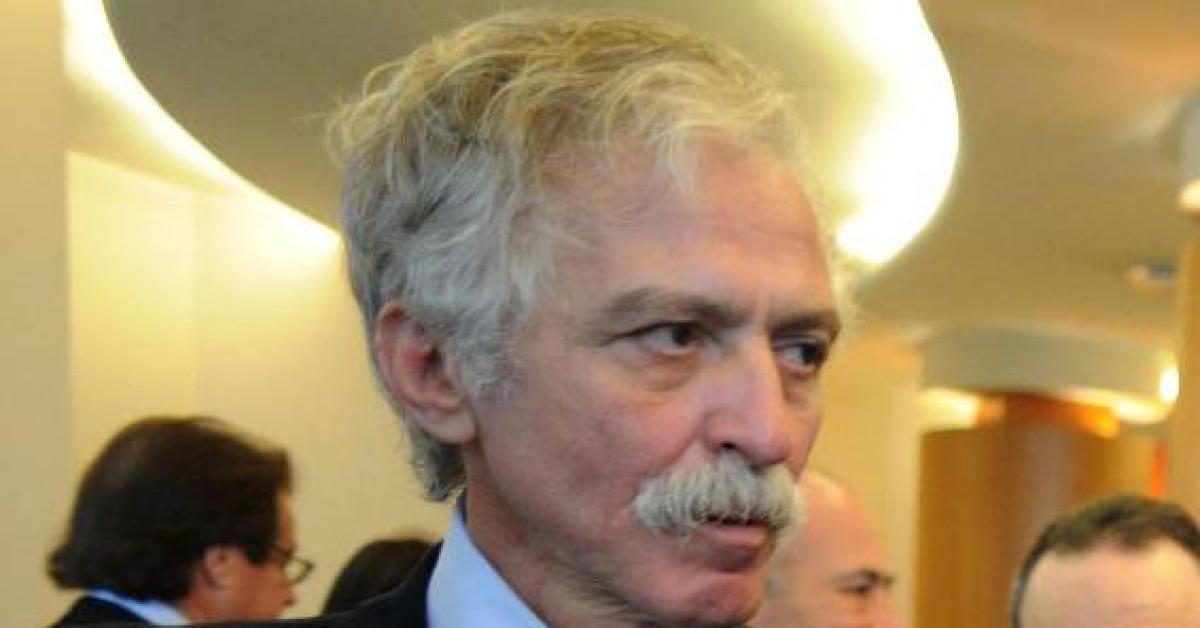 Addio a Rodolfo Ronconi, morto a 77 anni l’ex prefetto di Roma quando scomparve Adinolfi nel 1994, nel ’93 l’onorificenza di Commendatore Addio a Rodolfo Ronconi, morto a 77 anni l’ex prefetto di Roma quando scomparve Adinolfi nel 1994, nel ’93 l’onorificenza di Commendatore