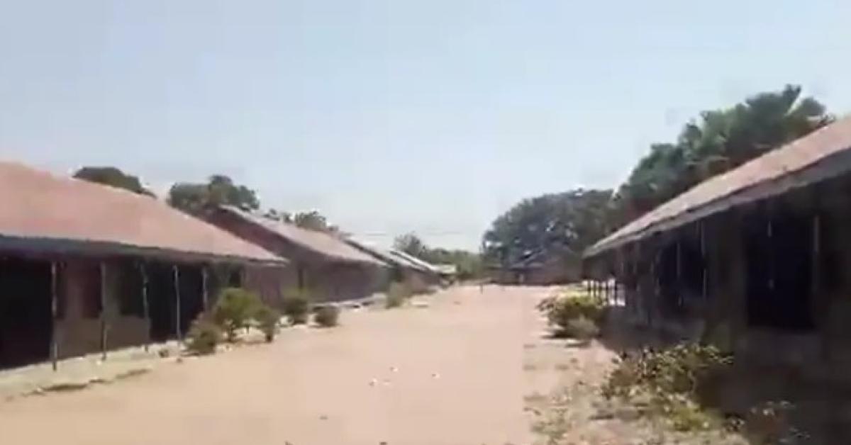 Nigeria, "banditi armati" rapiscono 303 studenti e 12 insegnanti di scuola cristiana St. Mary, presidente Tinubu cancella impegni al G20