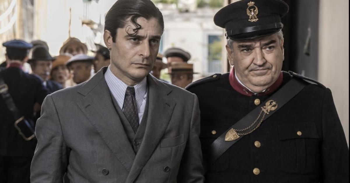 Il Commissario Ricciardi, anticipazioni ultima puntata stasera: Livia sospettata di omicidio, trovata con un