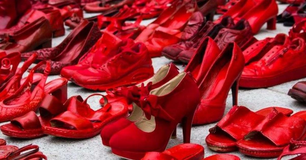 Il 25 novembre contro la violenza di genere, il silenzio e la paura: la lunga battaglia delle donne per affermare libertà e dignità