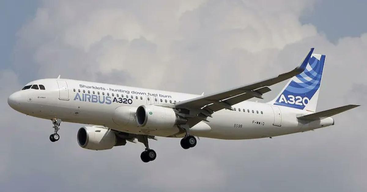 Airbus richiama 6mila aerei A320 per sostituire software difettoso, sistema “sensibile a radiazioni solari”: disagi in diversi Paesi