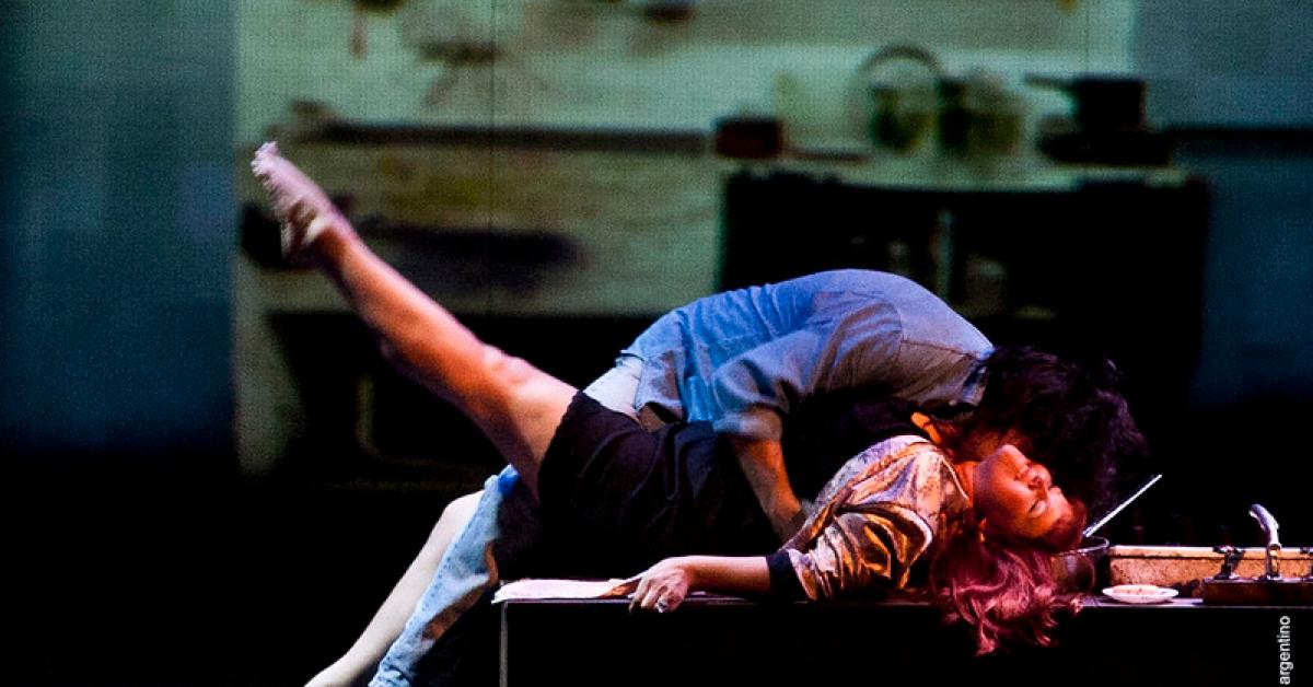 Lady Macbeth censurata da Stalin nel 1936: "Opera volgare, pornofonica e immorale, caos invece di musica"; al centro della trama tradimenti passionali e omicidi Lady Macbeth censurata da Stalin nel 1936: "Opera volgare, pornofonica e immorale, caos invece di musica"; al centro della trama tradimenti passionali e omicidi