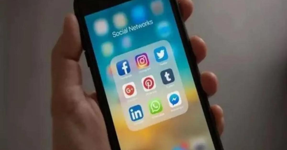 Australia, stop a social network ai minori di 16 anni, piattaforme considerate “cocaina comportamentale”, governo: “Più interazioni interpersonali” Australia, stop a social network ai minori di 16 anni, piattaforme considerate “cocaina comportamentale”, governo: “Più interazioni interpersonali”