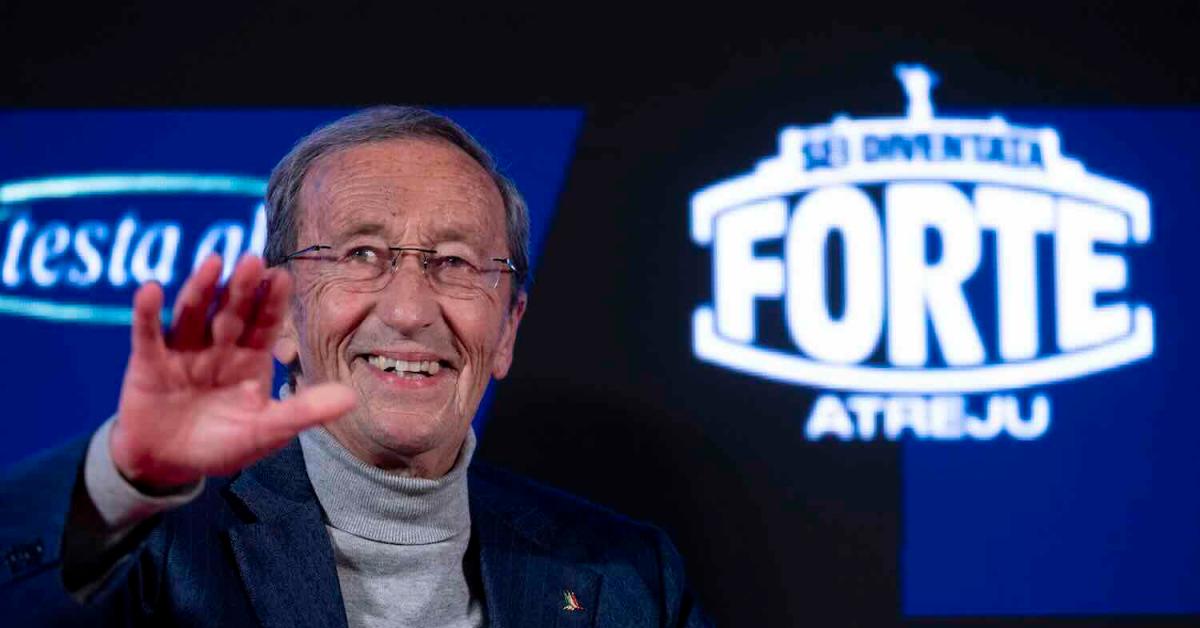 Fini ritorna ad Atreyu dopo quasi 20 anni di esilio. Presenti in delirio, incluso un Rutelli in gran spolvero Fini ritorna ad Atreyu dopo quasi 20 anni di esilio. Presenti in delirio, incluso un Rutelli in gran spolvero