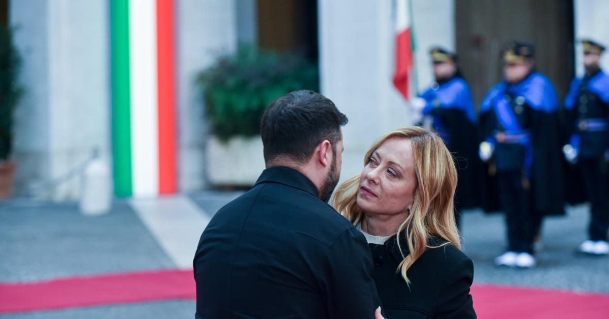 Incontro Zelensky Meloni, presidente ucraino apre a elezioni dopo frasi di Trump: "Sono pronto, su negoziati di pace mi fido della premier"