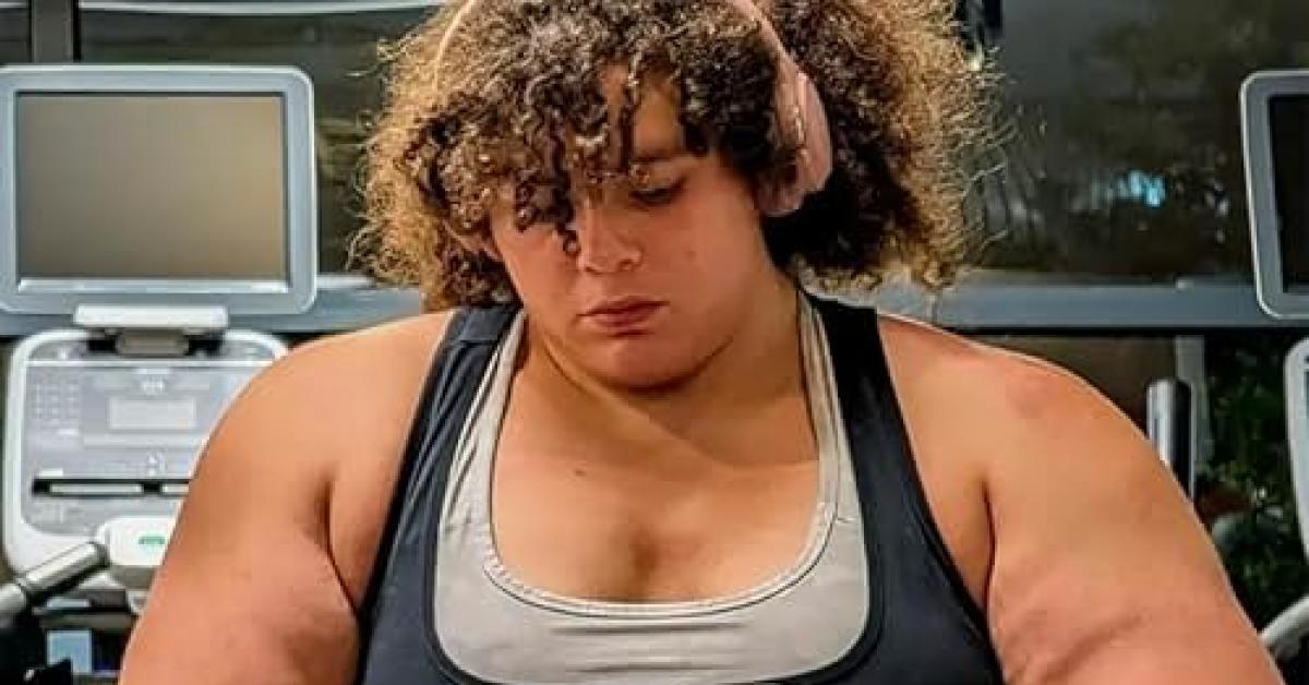 La "donna più forte del mondo" è uomo trans Jammie Booker: squalificato, non aveva dichiarato di essere nato maschio alla direzione La "donna più forte del mondo" è uomo trans Jammie Booker: squalificato, non aveva dichiarato di essere nato maschio alla direzione