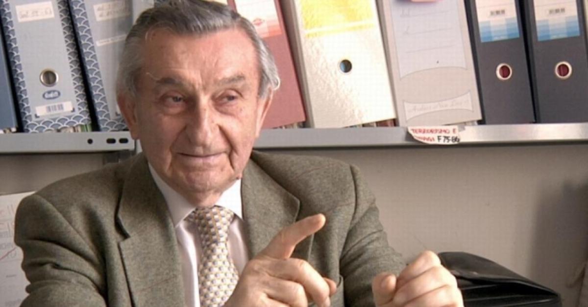 Addio a Sergio Flamigni, morto a 100 anni il partigiano, parlamentare dirigente del Partito Comunista e studioso del caso Moro Addio a Sergio Flamigni, morto a 100 anni il partigiano, parlamentare dirigente del Partito Comunista e studioso del caso Moro