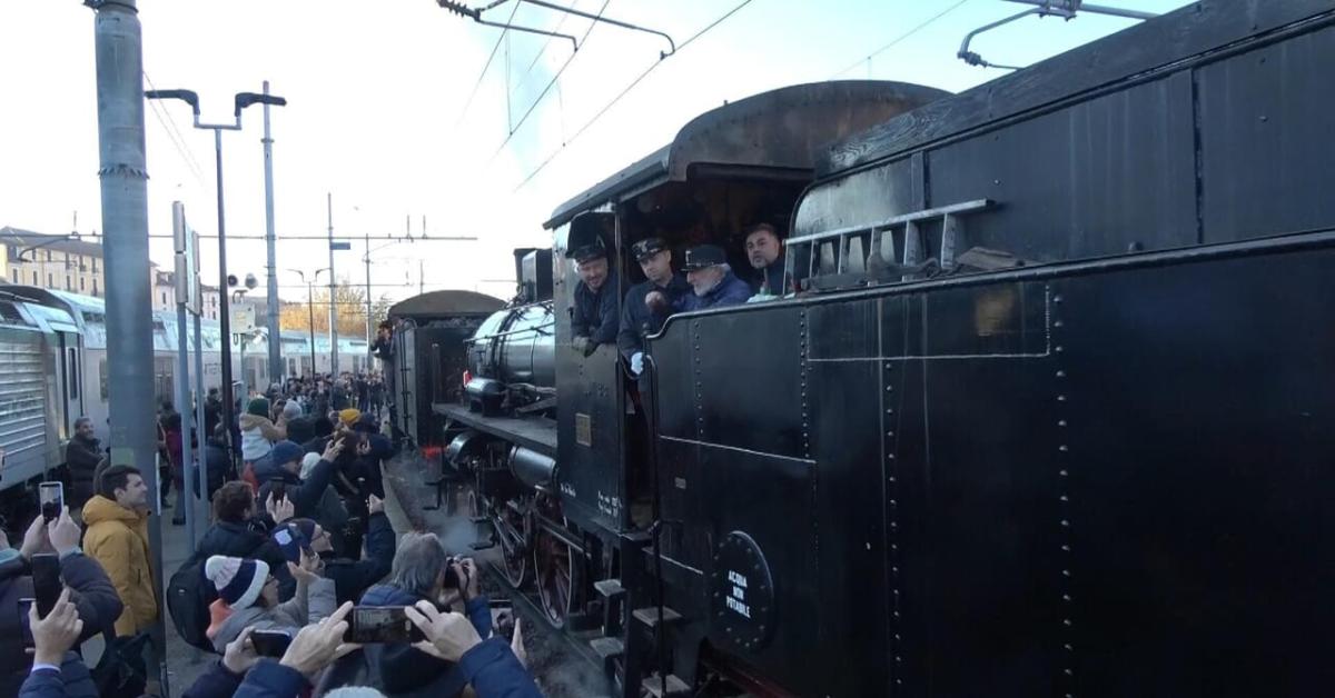 milano addio alla stazione ferroviaria di porta genova dopo 155 anni di onorata attivit224