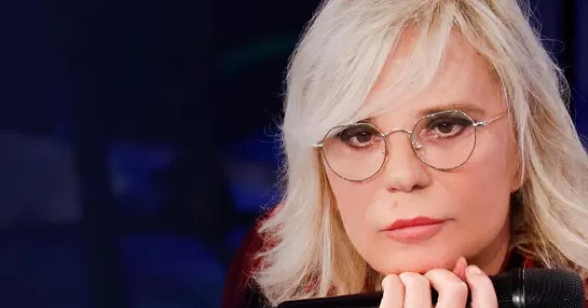 perch233 corona potrebbe colpire maria de filippi strategie riflettori e il grande gioco del gossip mediatico