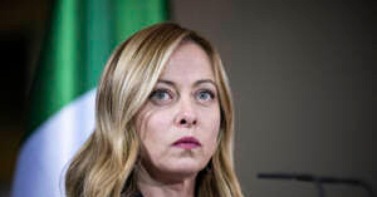 il governo meloni regala 50 milioni a kiev e alza l et224 pensionabile degli italiani un patriottismo di cartapesta
