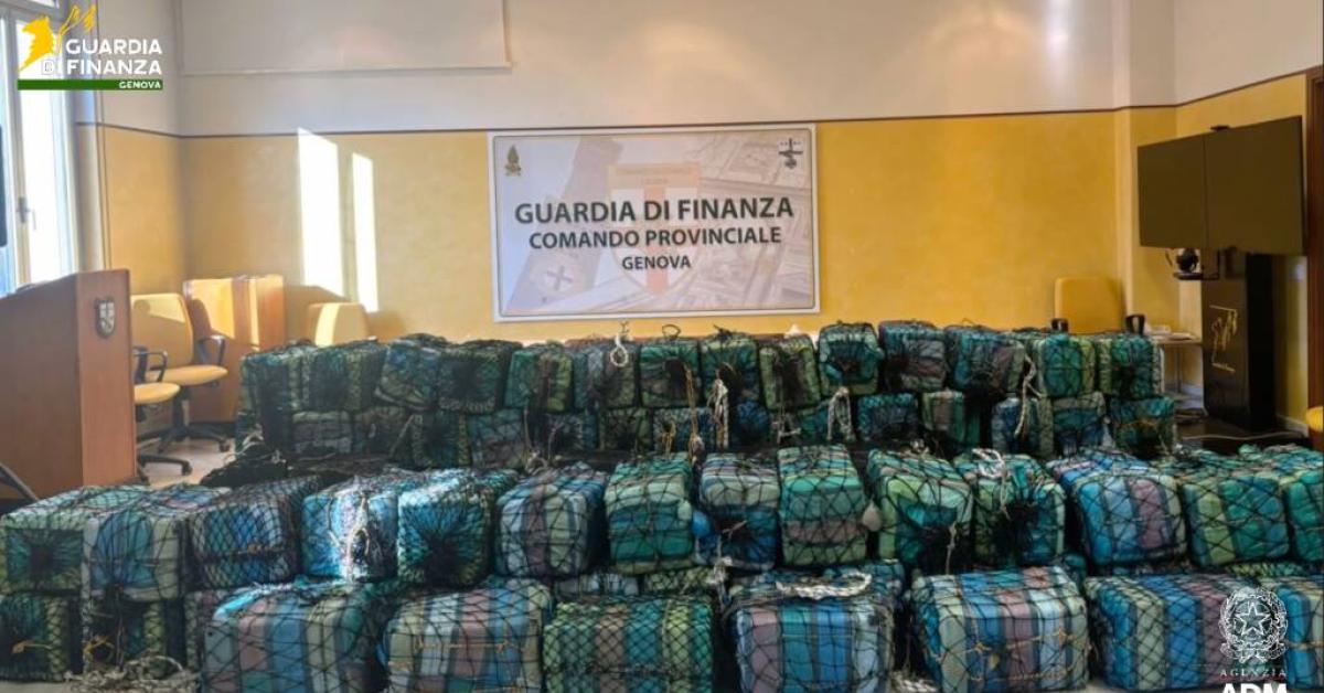 Genova, finanzieri e doganieri sequestrano due tonnellate di cocaina, stroncato traffico da 1,5 miliardi