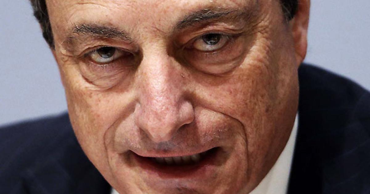 mario draghi di nuovo in corsa per la presidenza della repubblica appoggiato dal cdx il rischio della salita al colle del fautore del green pass e della guerra alla russia