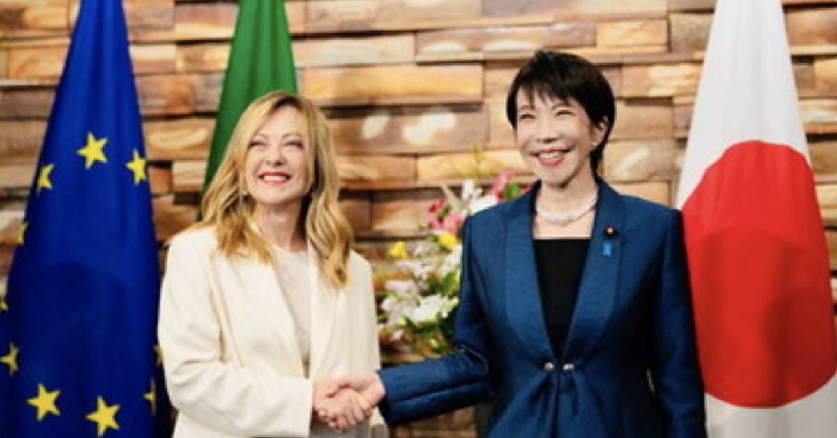 meloni in giappone per incontro con premier takaichi e i selfie in stile manga lavoriamo insieme per garantire un indo pacifico libero