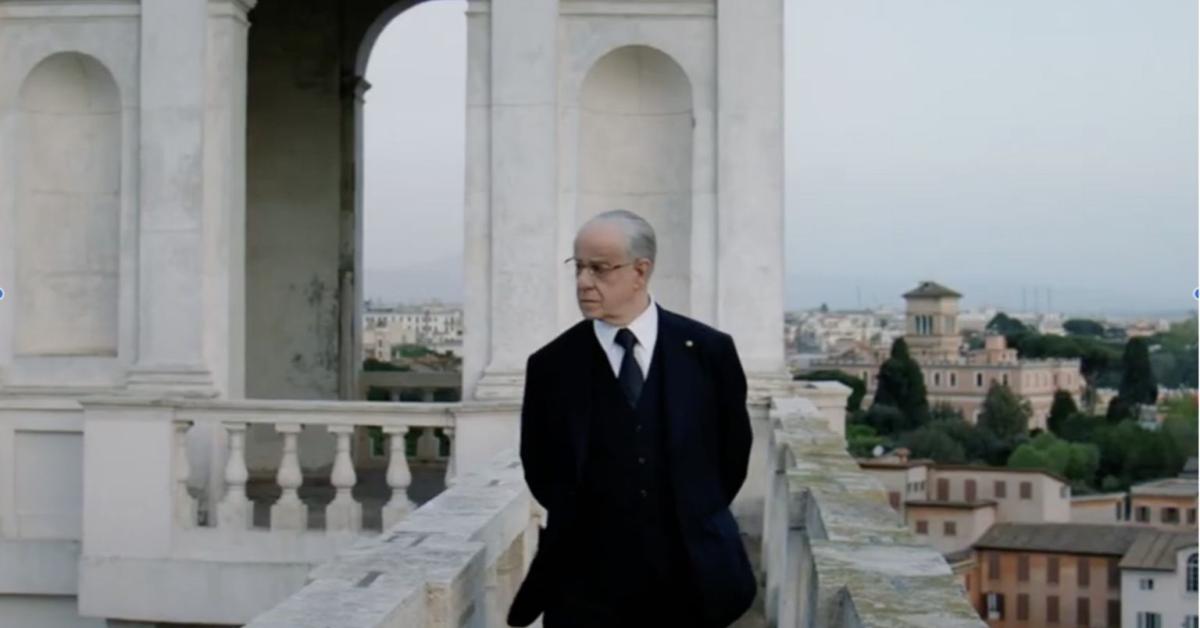 la grazia di paolo sorrentino quando un film diventa un opera d arte perfetta il trionfo di tony servillo