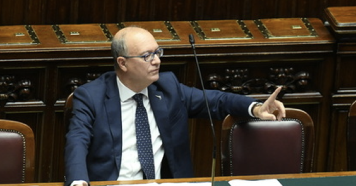 violenza a scuola inasprimento misure di sicurezza per alunni valditara metal detector negli istituti pi249 a rischio