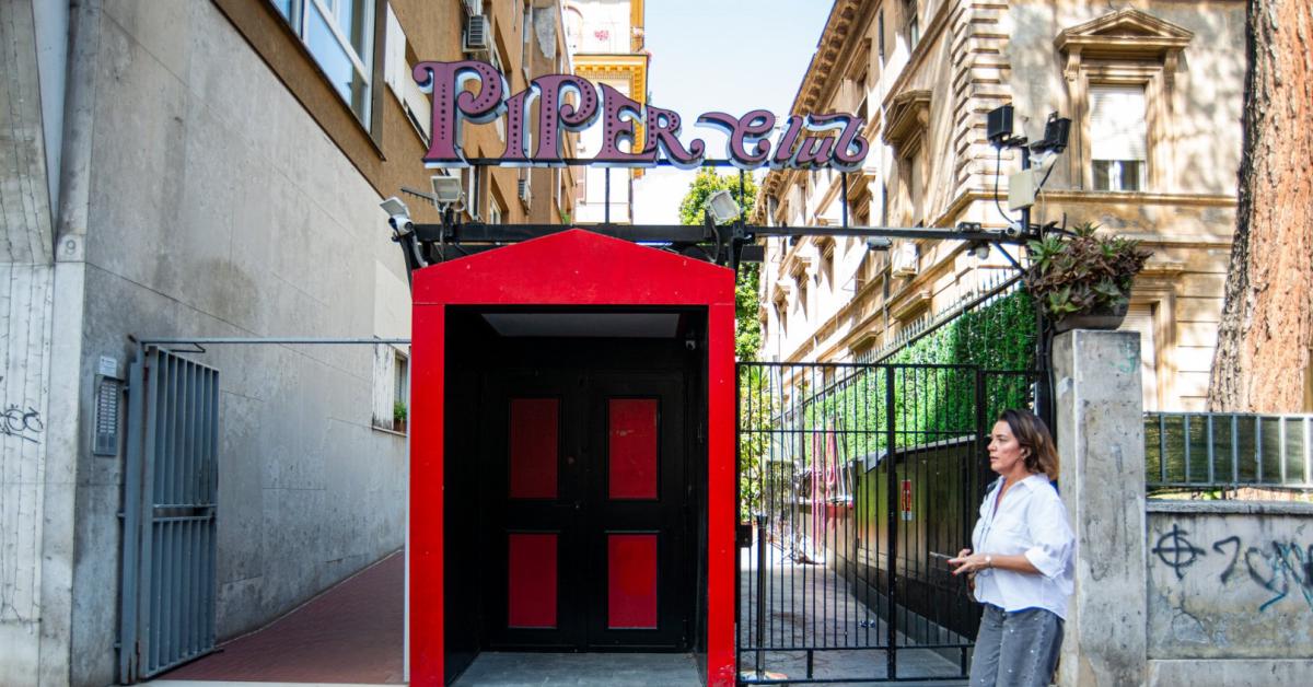 roma chiuso temporaneamente il piper dopo strage di crans montana i motivi rischi nell evacuazione e condizioni igieniche precarie