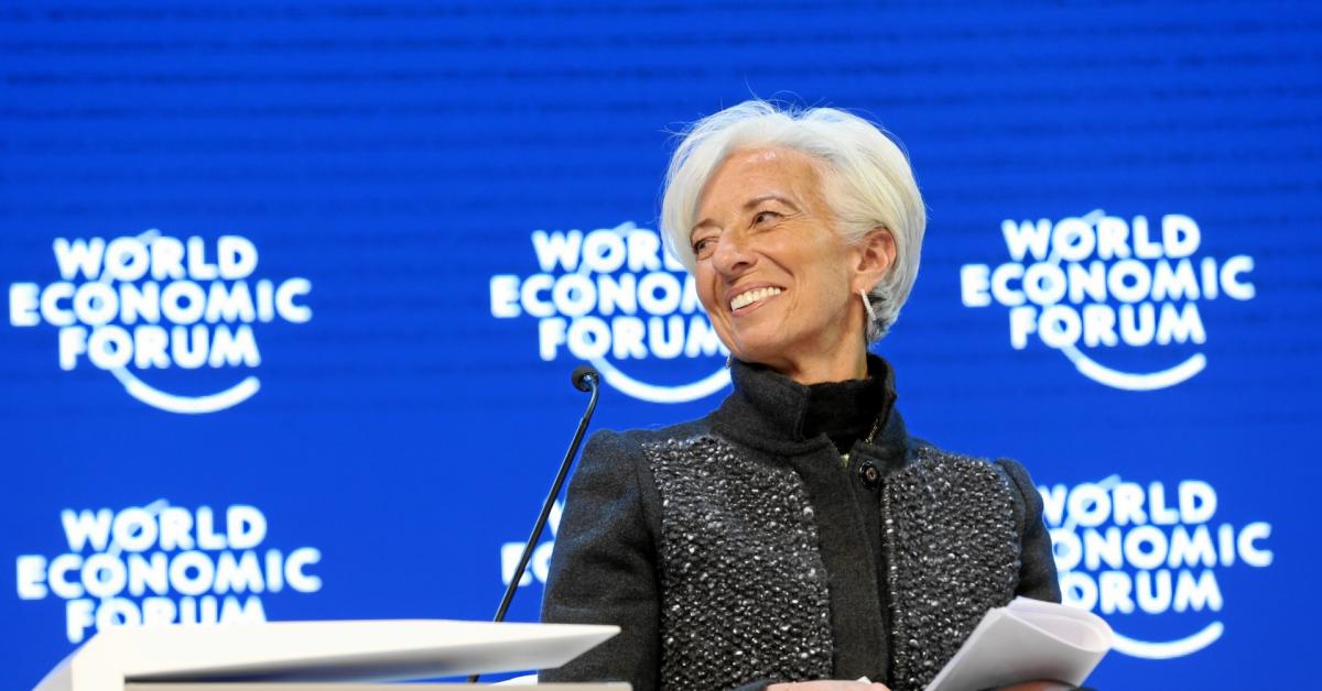Lagarde prepara l’uscita dalla BCE su sponda Macron: la banca “indipendente” piegata all’Eliseo mentre l’Europa paga il conto di un potere sempre meno neutrale Lagarde prepara l’uscita dalla BCE su sponda Macron: la banca “indipendente” piegata all’Eliseo mentre l’Europa paga il conto di un potere sempre meno neutrale