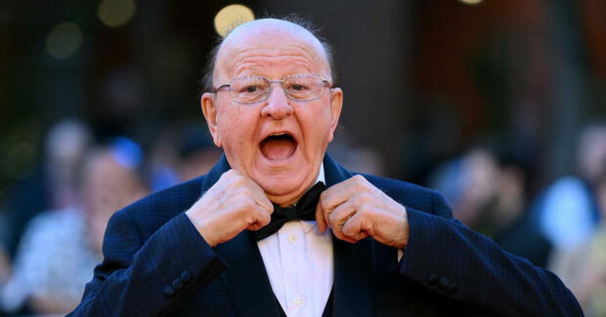 massimo boldi il comune piacentino di lugagnano annulla l evento teatrale con il comico per la sua frase sessista