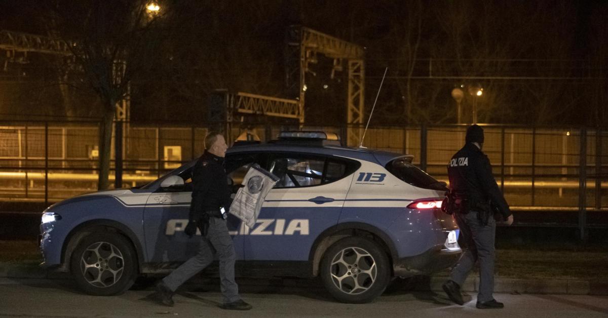 sparatoria milano indagato per omicidio il poliziotto che ha ucciso 28enne pusher marocchino ho avuto paura e ho mirato alla sagoma