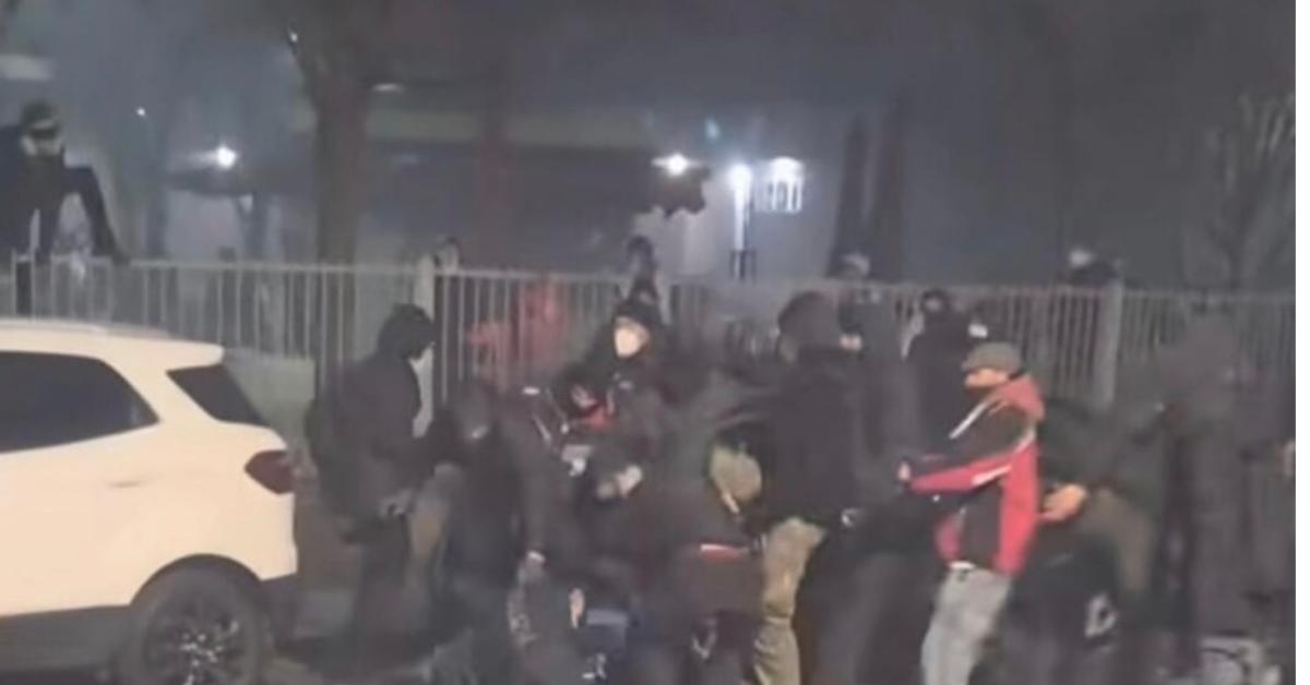 poliziotto picchiato a torino domiciliari per il 22enne angelo simionato presunto aggressore dell agente durante manifestazione askatasuna