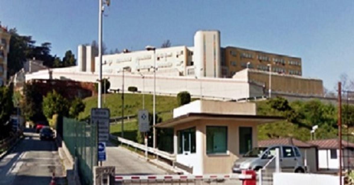 bordighera bimba di due anni morta in casa la mamma chiama il 118 ma il medico legale scopre dei lividi e scatta l arresto