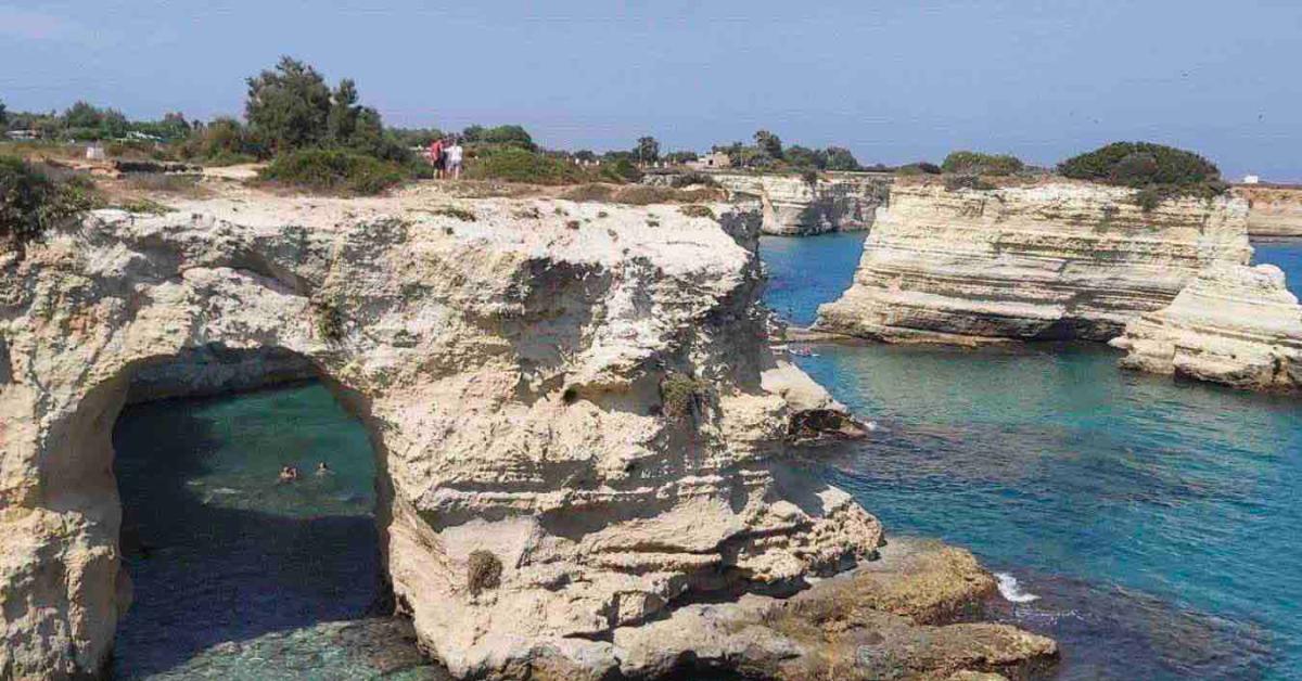 l arco degli innamorati di melendugno in puglia crolla in mare nel giorno di san valentino