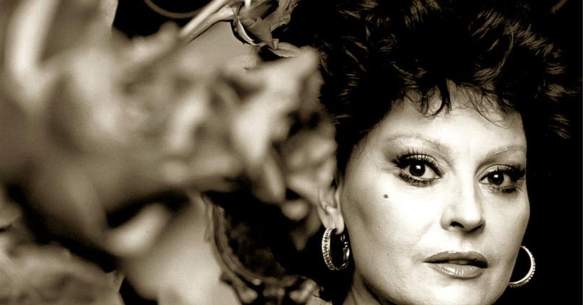 addio ad angela luce morta a 87 anni per grave insufficienza cardiaca la diva partenopea del teatro popolare e della musica