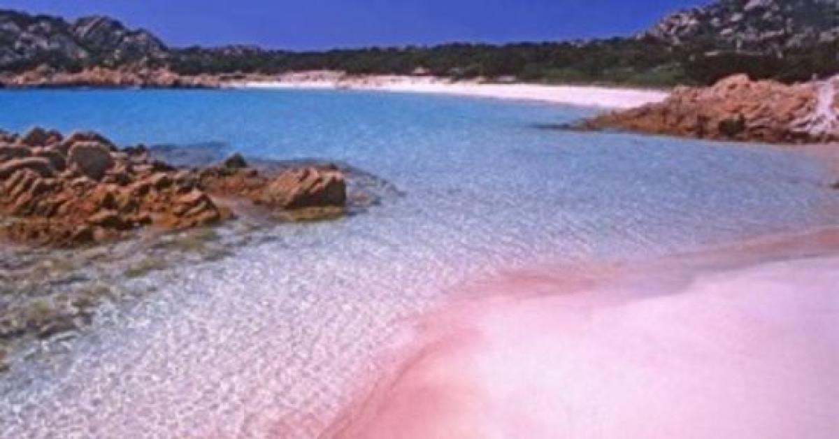 sardegna addio alla casa del guardiano davanti alla spettacolare spiaggia rosa di budelli