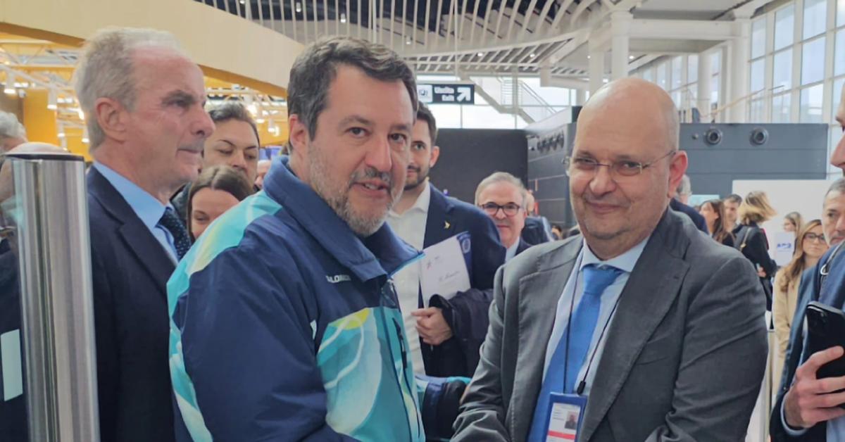 primo volo aeroitalia con due cani di quasi 30 kg in cabina alla presenza del ministro salvini