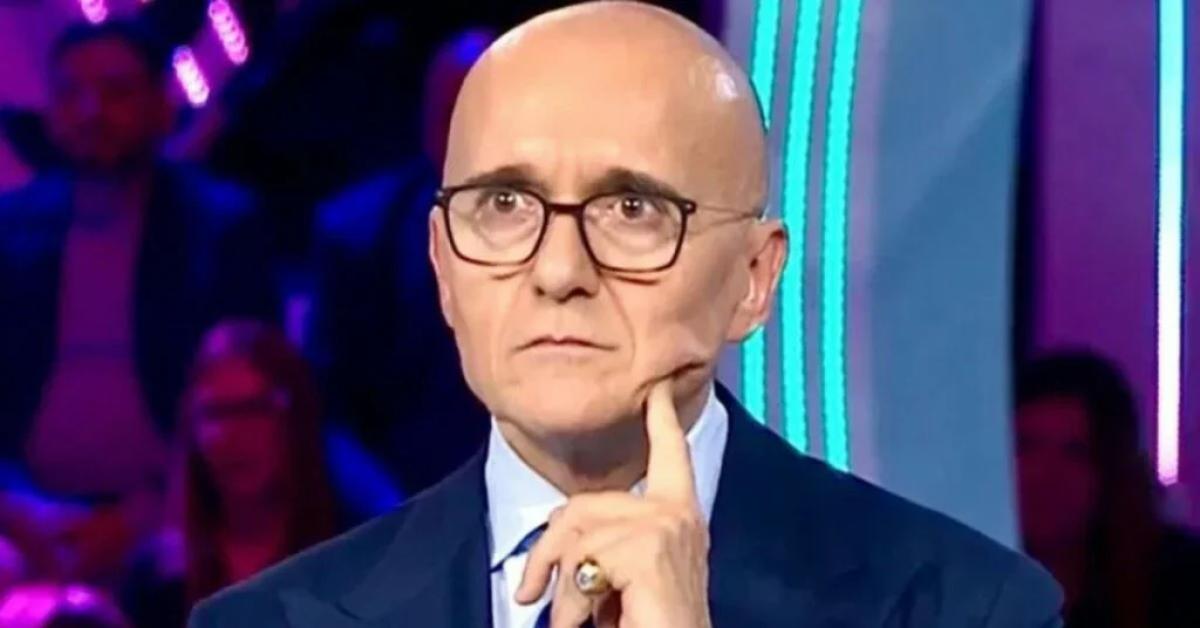 io sto con alfonso signorini senza se e senza ma meglio succhiare vibratori che fare come corona