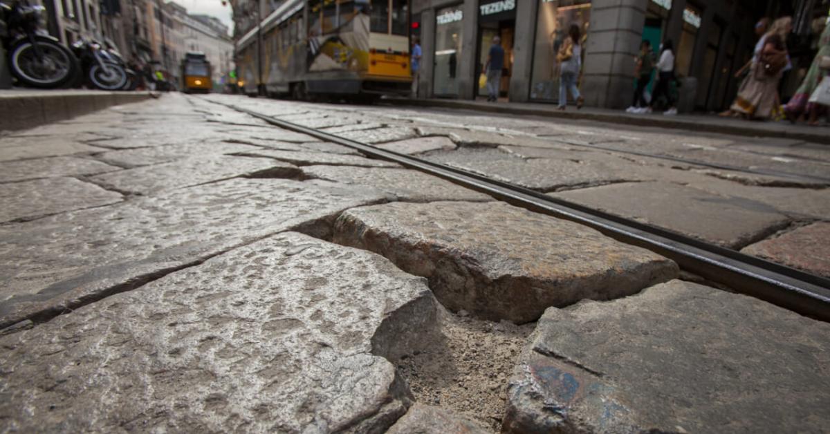 Milano e lo spreco da €27mln per doppio rifacimento pavé, da via Torino a Bramante, inclusa Correnti e Porta Ticinese, 9 mesi di blocco Milano e lo spreco da €27mln per doppio rifacimento pavé, da via Torino a Bramante, inclusa Correnti e Porta Ticinese, 9 mesi di blocco