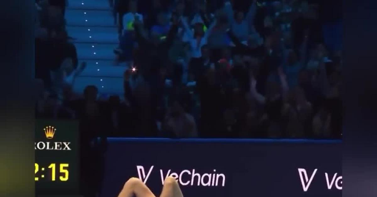 Sinner vince le Atp Finals di Torino in finale contro Alcaraz, 7 6, 7 5, secondo successo di fila, il VIDEO del match point Sinner vince le Atp Finals di Torino in finale contro Alcaraz, 7 6, 7 5, secondo successo di fila, il VIDEO del match point