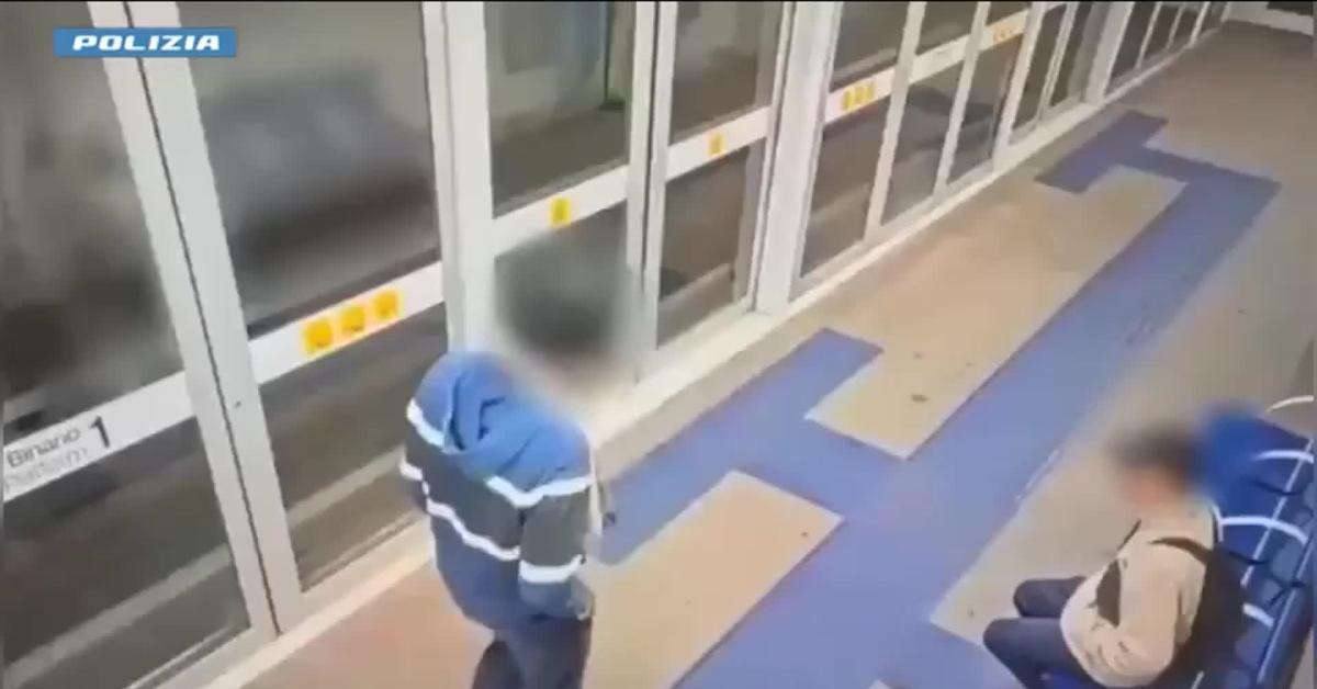 Milano banlieue, 18enne ucraino rapina con coltello ragazzo alla fermata Frattini della M4, arrestato: aveva compiuto 3 furti in 3 giorni   VIDEO Milano banlieue, 18enne ucraino rapina con coltello ragazzo alla fermata Frattini della M4, arrestato: aveva compiuto 3 furti in 3 giorni   VIDEO
