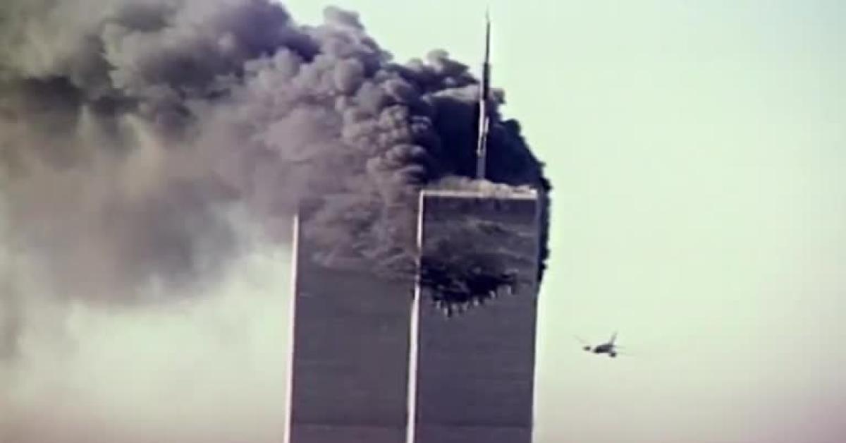 attacco alle torri gemelle 11 settembre 2001 24 anni fa due boeing 767 contro le torri nord e sud del world trade center 2996 morti video