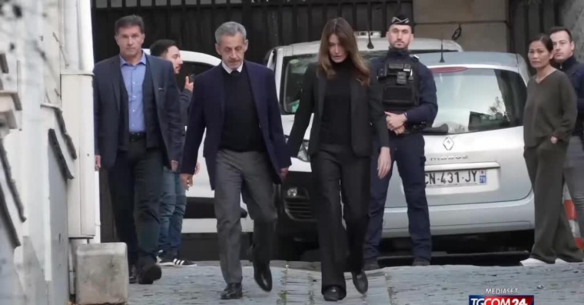 Sarkozy entra in carcere, l
