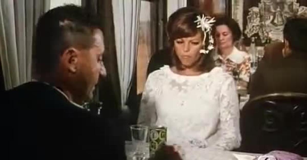 Morte Claudia Cardinale, la scena cult insieme a Alberto Sordi in "Bello, onesto, emigrato Australia sposerebbe compaesana illibata" di Luigi Zampa   VIDEO