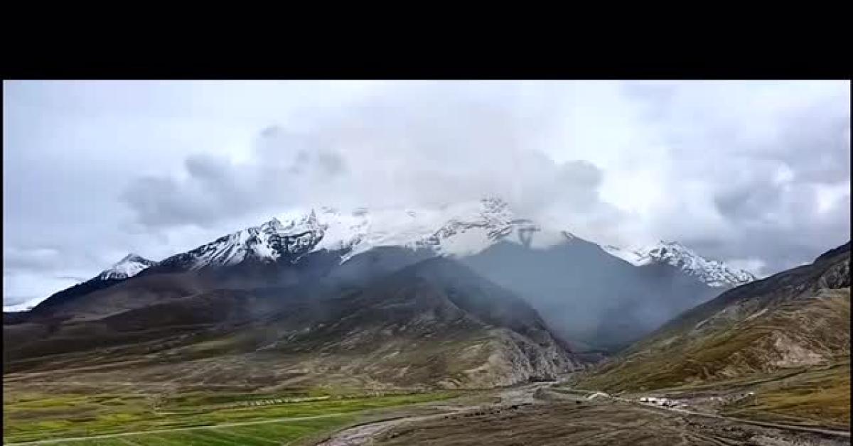 cina fuochi d artificio esplosi ai piedi dell himalaya per spettacolo rising dragon governo apre inchiesta video