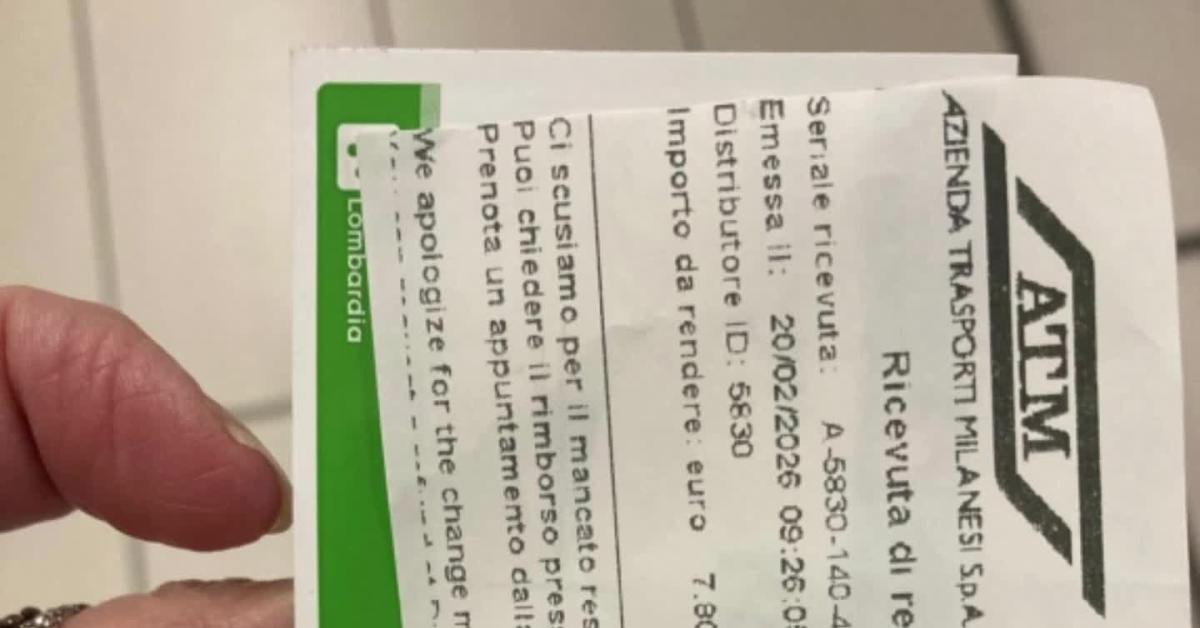 Milano, distributore Atm si tiene il resto dei 10 € per il biglietto: invece dei contanti,  scontrino per appuntamento per riavere i soldi   VIDEO