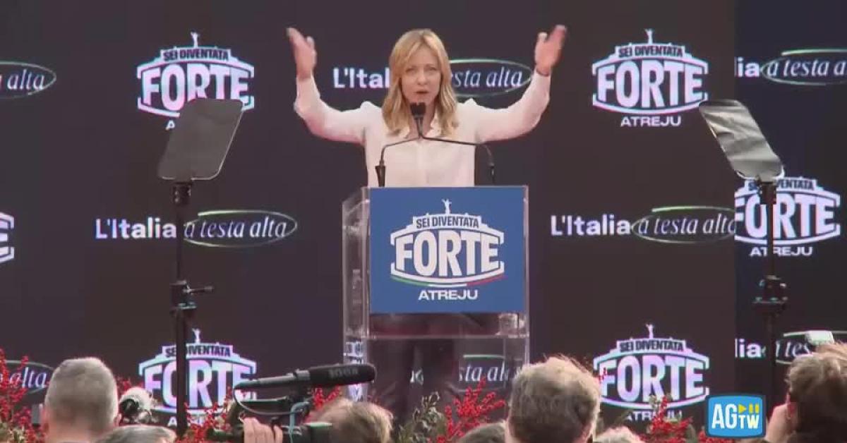 Meloni chiude Atreju e spiana Schlein: "Qui tutti i leader di opposizione, tranne lei", la Segretaria Pd: "La partita politica è aperta" VIDEO Meloni chiude Atreju e spiana Schlein: "Qui tutti i leader di opposizione, tranne lei", la Segretaria Pd: "La partita politica è aperta" VIDEO
