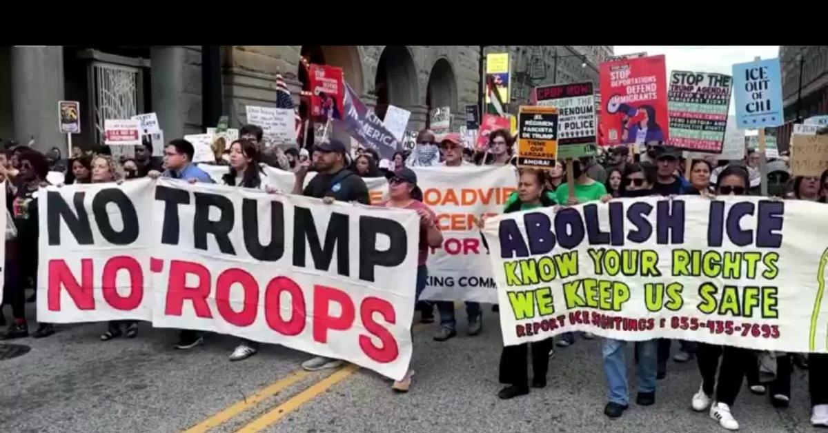 usa maxi proteste a washington e chicago contro truppe guardia nazionale trump su truth amo l odore di deportazioni al mattino 160 160video